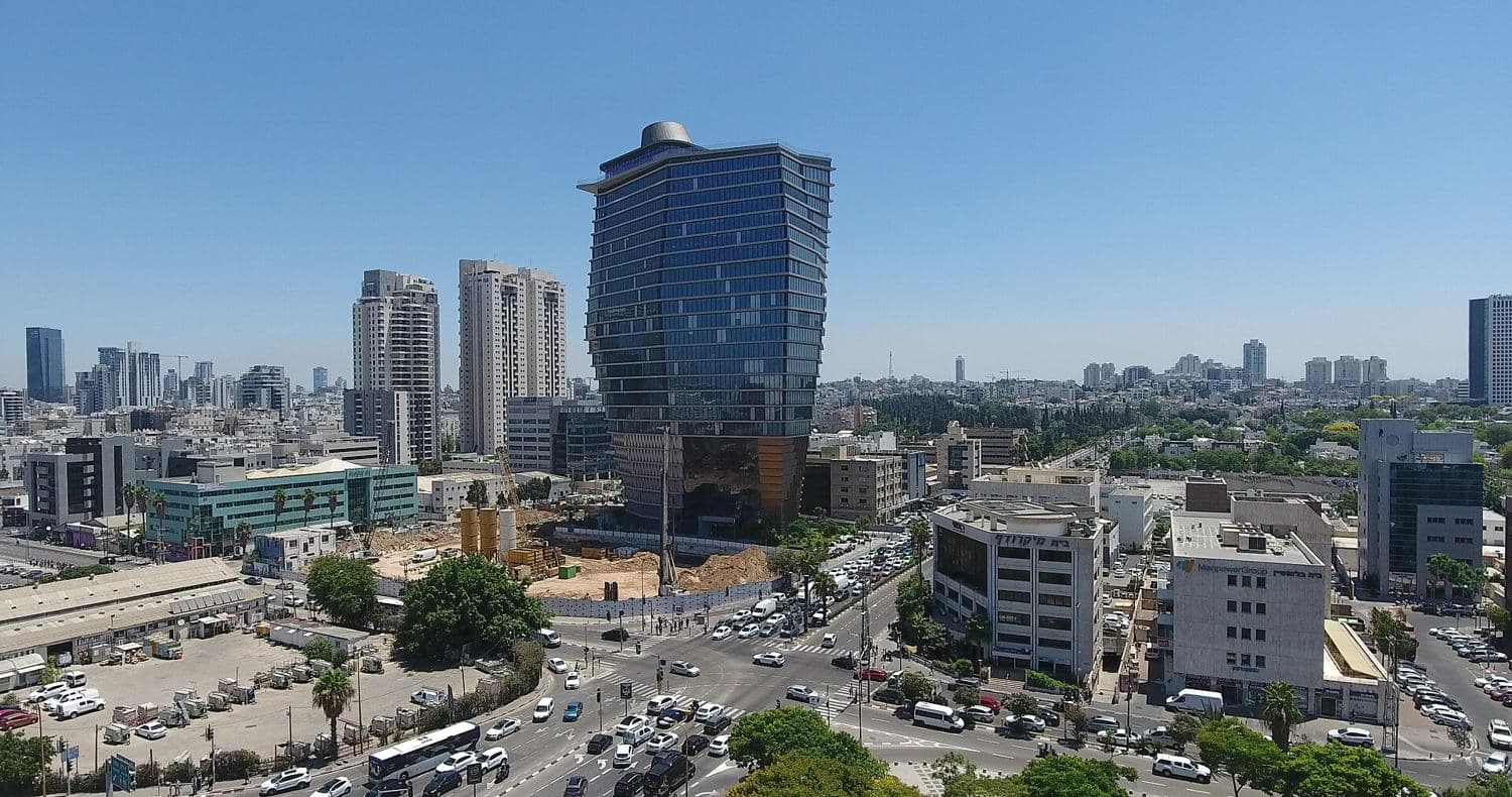 מגדל התעשייה ומבט על תל אביב